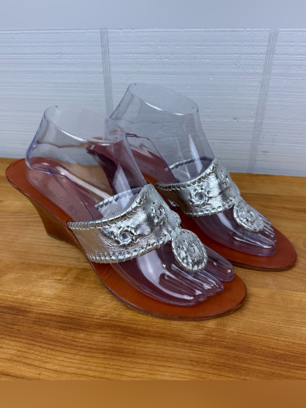 Jack Rogers Navajo Metallic Silver Wedge Thong Sandals Floral Embroidery Size 9